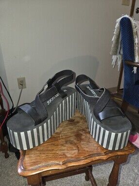 Rocket dog platform sandal